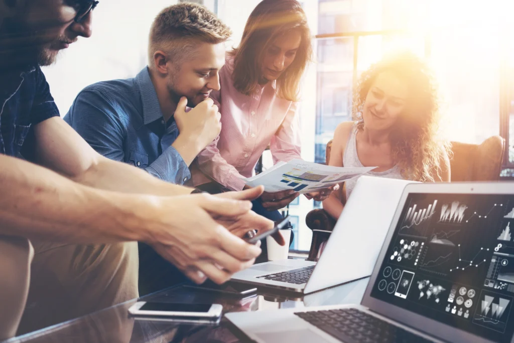 brain-storming digital marketing strategists